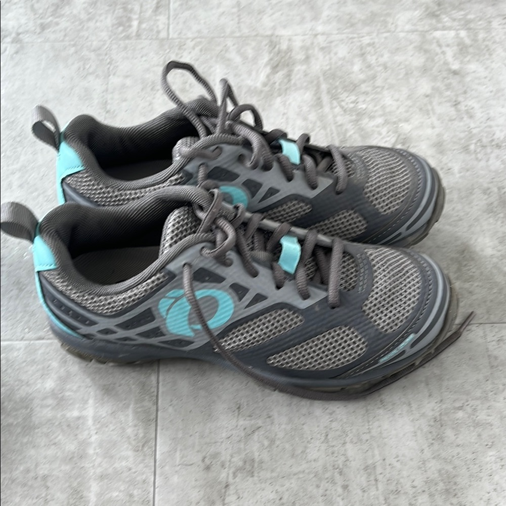 Pearl Izumi Women's X-Alp seek Gray and Teal cycling shoes women’s size EUR 38